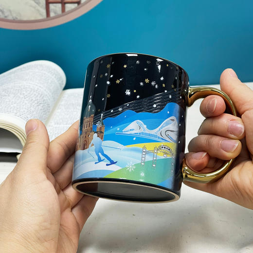 中国冰雪正版授权 迎接2025亚洲冬季运动会 冰雪情缘感温杯 配收藏证书 商品图3