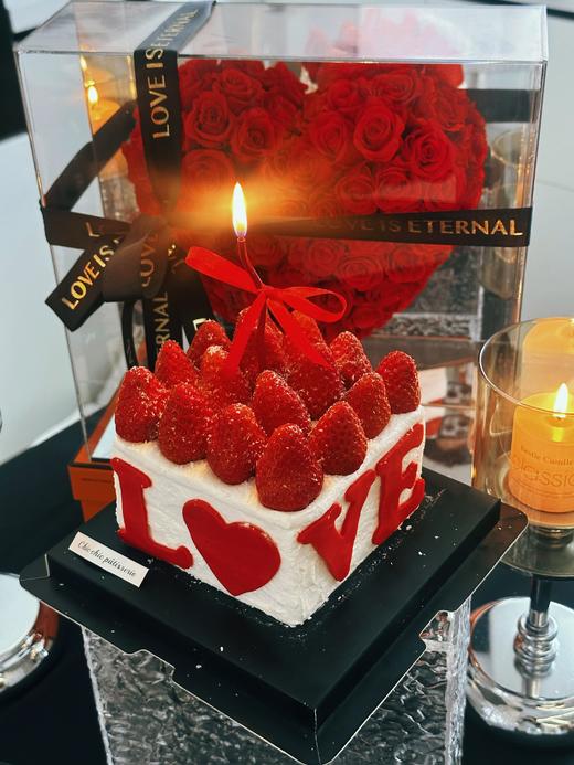 情人节LOVE草莓蛋糕 | 昔果 商品图0