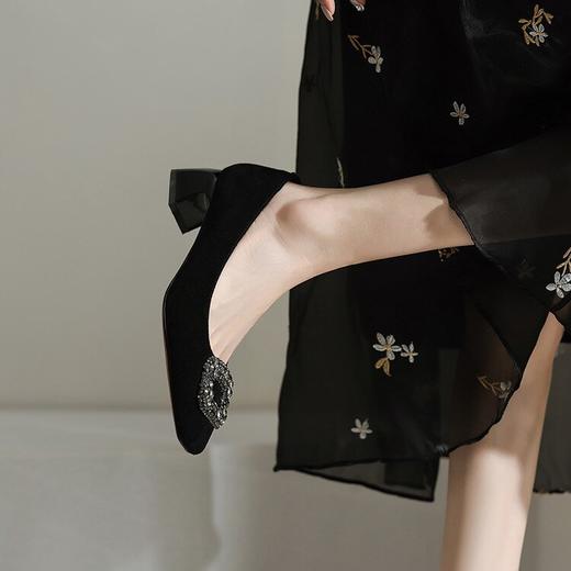 【预售5天】复古方扣水钻方头豆豆鞋女粗跟春新磨砂羊翻皮中跟单鞋HYT&F-7312 商品图3