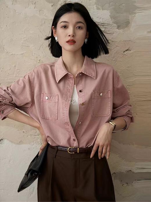 【早春翻糖粉牛仔外套】 设计师款，纯棉的牛仔衬衫也可作为外套两穿 竹节肌理感纯棉面料，上身有筋骨感， 商品图3