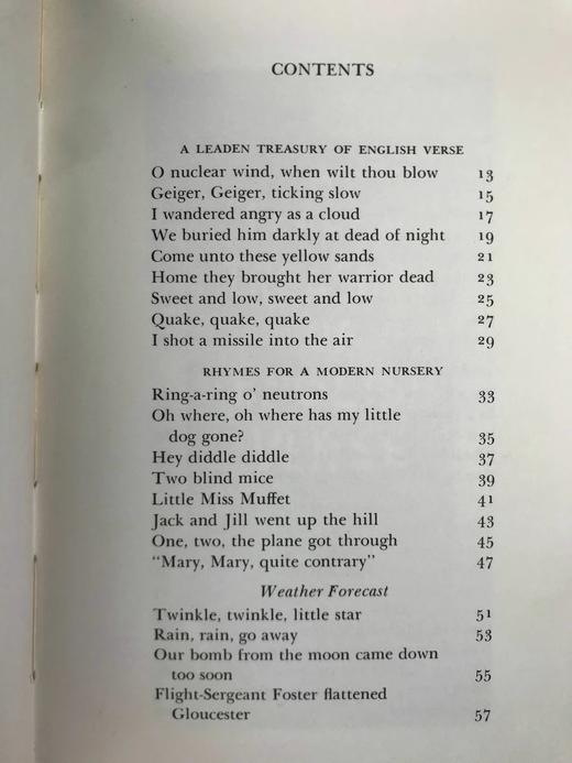 1961年 保罗·德恩《英国诗歌宝库》 配大量趣味插图 精装32开 商品图4