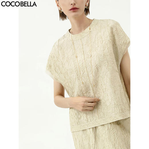 COCOBELLA[莱赛尔]对丝拼接压褶肌理缎面T恤春通勤上衣TS0010-2 商品图1