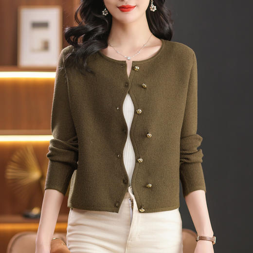 CC-102-8779春秋女装新款高腰毛衣女短款时尚开衫外套针织上衣洋气宽松配裙子 商品图3