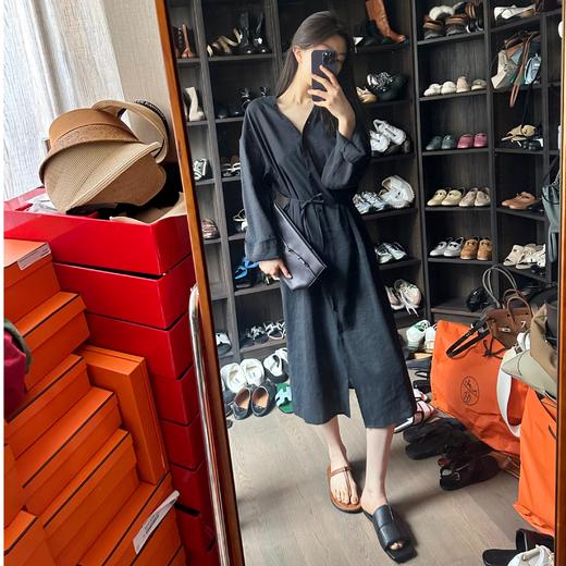 ROMI STUDIO【old money系列】慵懒简约V领松弛感连衣裙 D3261 商品图1