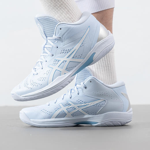 亚瑟士 男款清新蓝色篮球鞋 商品图1