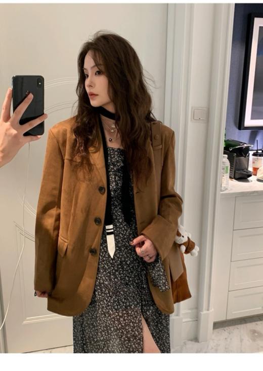 🌟【悉尼往事】 早春韩系复古麂皮棕色西装外套8838： ✅经典廓型西装再现💕，去繁为简＆重塑比例，💰强调舒适度与时髦度兼具，上身挺阔显气质，🌸干练百搭。  商品图4