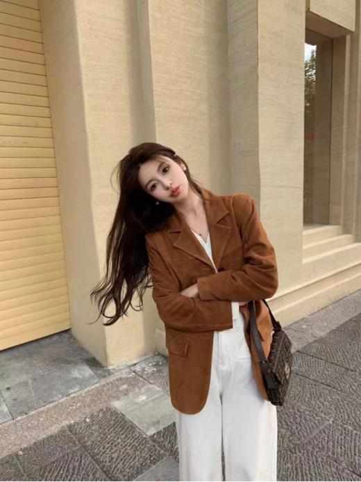 🌟【悉尼往事】 早春韩系复古麂皮棕色西装外套8838： ✅经典廓型西装再现💕，去繁为简＆重塑比例，💰强调舒适度与时髦度兼具，上身挺阔显气质，🌸干练百搭。  商品图6