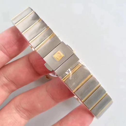 V6新品：欧米茄星座系列PLUMA轻羽腕表，搭载一比一8520机芯，天然蓝色炫彩贝母表盘，表扣轴承采用与正品一样的材质，一比一的做工，市场公认好的版本！ 商品图4