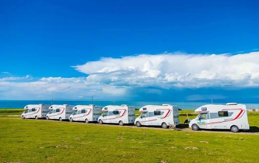 五一/暑假【定金】抢首发早鸟立减1000！【2026青海湖房车奇遇记】6天5夜，一家一房车，湖畔星空露营×环湖探秘，喂湟鱼、追日落、打卡茶卡盐湖……全程旅拍 商品图2