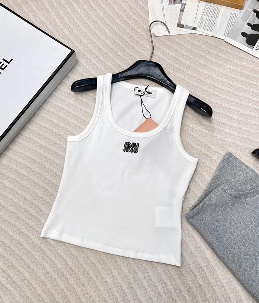 miumiu24SS手工钉珠字母背心，清爽透气不易起球 商品图0