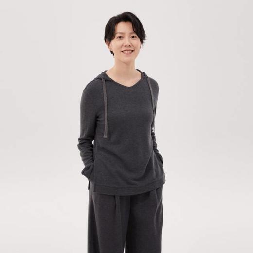 2楼素然轻绒双面布小V领带帽卫衣吊牌价1450 商品图3
