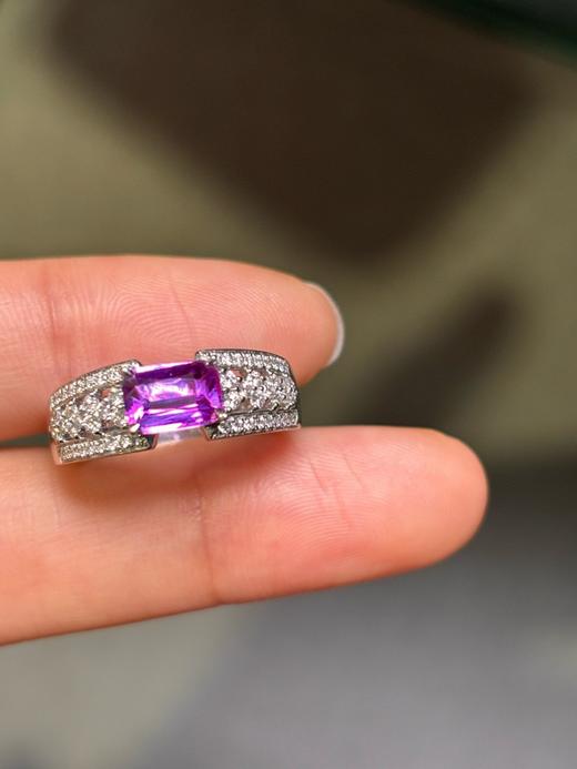 1.04ct刻面紫蓝宝戒指 商品图1