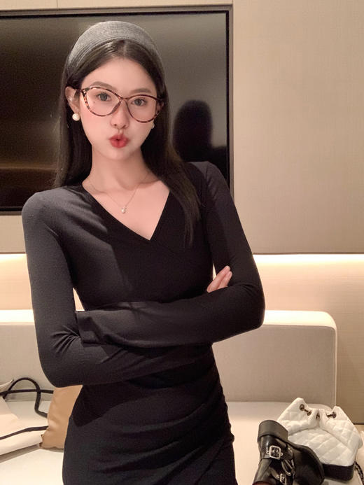 <曾小咸推荐>辣妹风2色长袖V领修身连衣裙 日常149.99/件 立减80 秒杀69.99/件！！ 商品图6