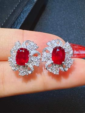 2ct刻面红宝石耳钉