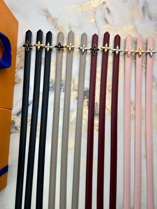 驴家 窄版女士腰带 最新款花卉珐琅五金 ，一面平纹一面印花，双面使用，时尚百搭 舒适体验 商品图1