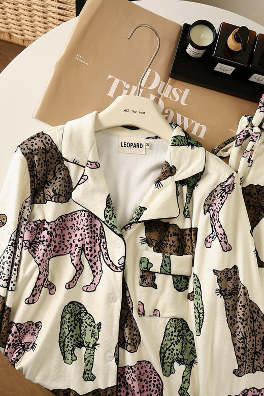 【高级有调性】CHELSEL PEER*S切尔西官网同步彩豹家居服 海岛绒轻盈温暖 柔润水晶绒睡衣套装 商品图6