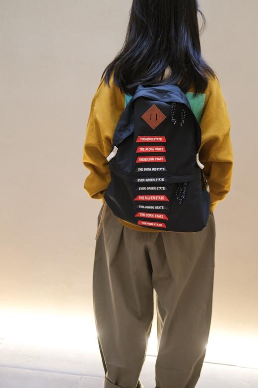 2025新款DD刺绣贴布轻便型双肩包！儿童贴布拼色双肩包旅行包！ 商品图0