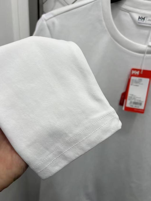 正品HH 海丽汉森25春新男款航海风格日常户外休闲舒适长袖T恤，UPF防晒50+ 细节精工 面料质感立体，亲肤柔软 精致有型 
尺码：M L XL XXL 3XL
原价980 商品图5