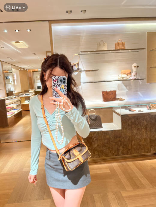 Lv新款 𝑁𝑎𝑛𝑜 𝐷𝑖𝑎𝑛𝑒法棍 原厂皮系列 商品图1