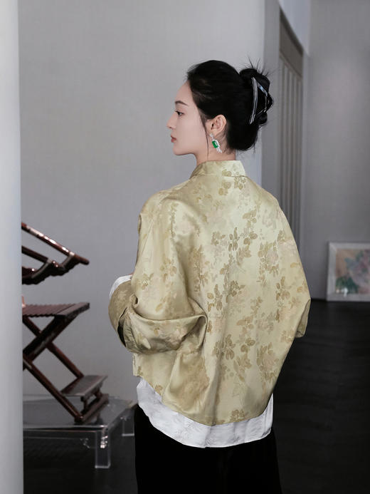 盛唐婧 |倾一如玉叶子花外套-杏色 商品图4