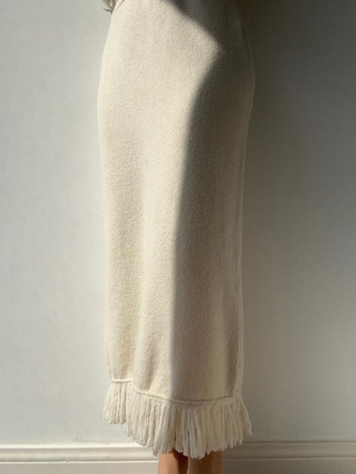 ZAANLI｜ZN30002 羊毛白 羽毛感羊毛花式纱流苏针织半裙 商品图7