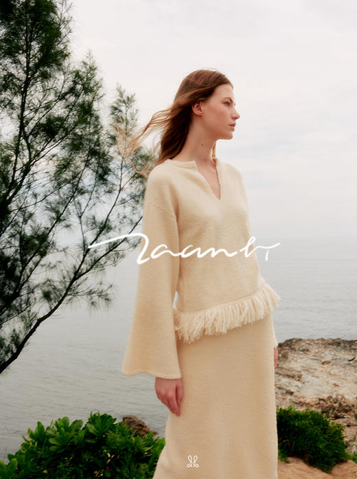 ZAANLI｜ZN10019 羊毛白 羽毛感羊毛花式纱流苏喇叭袖针织上衣 商品图3