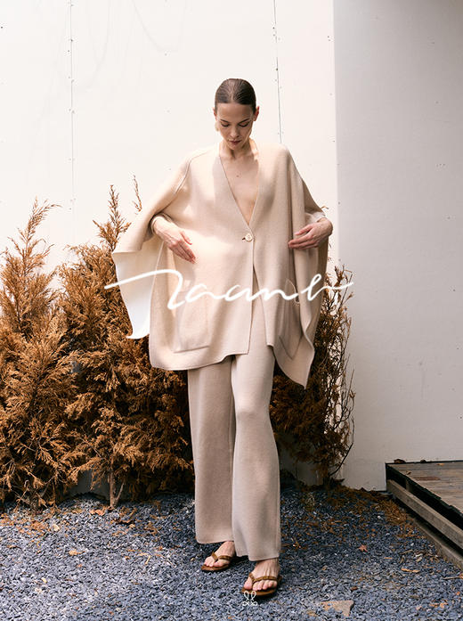 ZAANLI｜ZN60003 杏驼/既白 双面穿细腻感羊绒羊毛针织披肩外套 商品图8