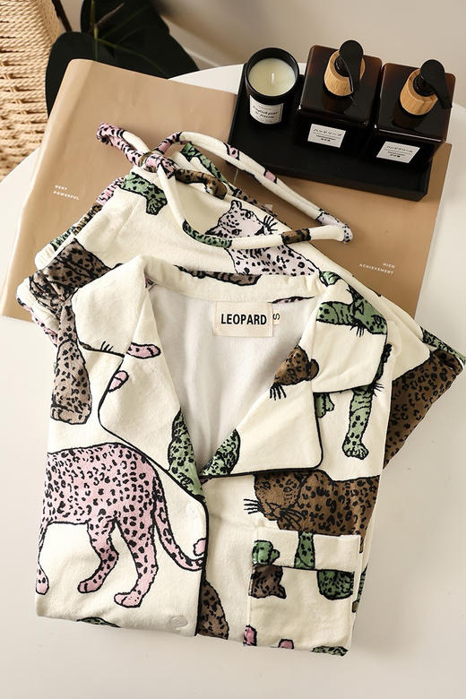 【高级有调性】CHELSEL PEER*S切尔西官网同步彩豹家居服 海岛绒轻盈温暖 柔润水晶绒睡衣套装 商品图5