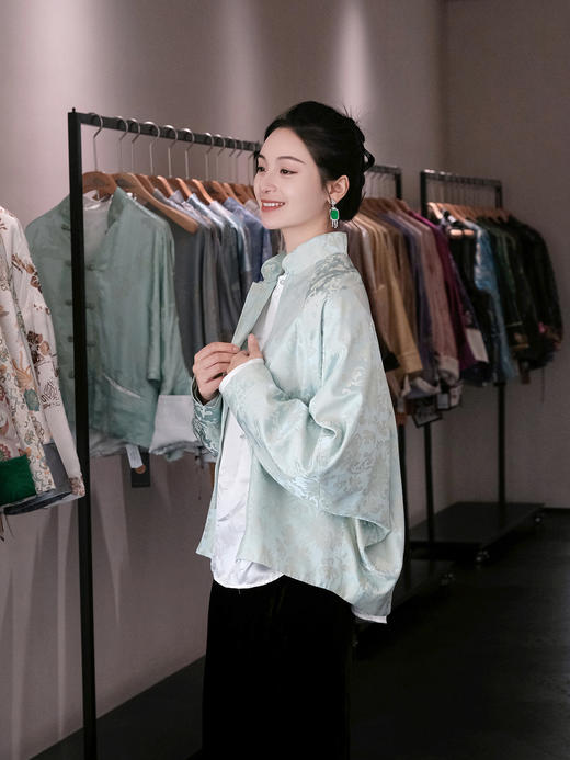 盛唐婧 |缠枝金莲国风扣真丝提花外套 商品图6