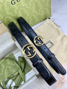GU 新款！双G互扣式压花牛皮腰带🐂，GG互扣式扣头➕柔韧双面牛皮带身，简单易搭！🎁配全套包装！宽:2-3CM