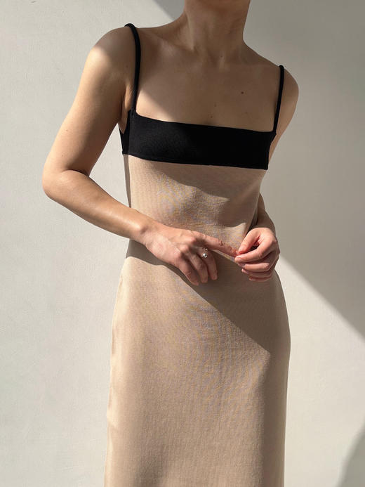 ZAANLI｜ZN50003 沙色/ 雾黑 修身羊毛混纺拼色针织连衣裙 商品图4