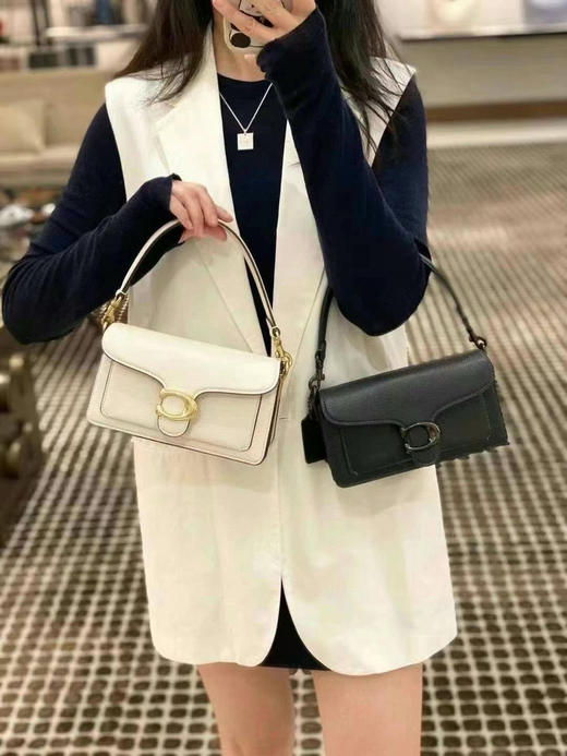 ¥1999🇺🇸Coach专柜最新款风琴包tabby20酒神包，国内专柜售价4500，有全皮长短两条肩带，可腋下可单肩斜挎，尺寸20×13×3cm 商品图4