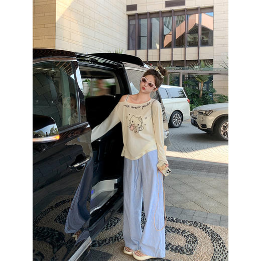 <曾小咸推荐>猫咪印花侧边露肩长袖T恤罩衫 商品图2