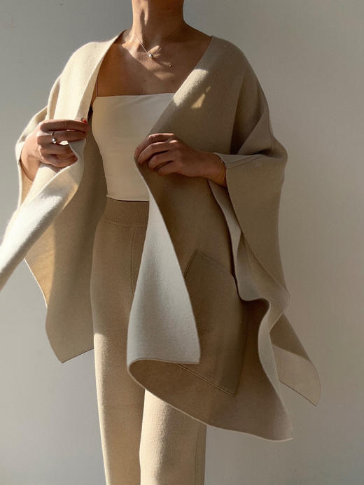 ZAANLI｜ZN60003 杏驼/既白 双面穿细腻感羊绒羊毛针织披肩外套 商品图9