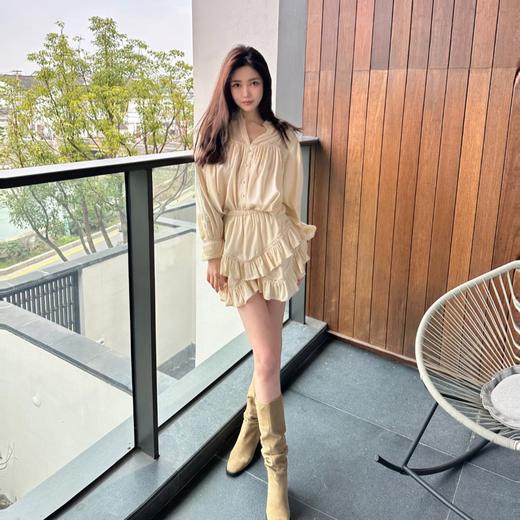 法式米杏色衬衣高腰半身荷叶边短裙套装T2782/D2783 商品图3