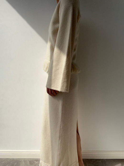 ZAANLI｜ZN30002 羊毛白 羽毛感羊毛花式纱流苏针织半裙 商品图2