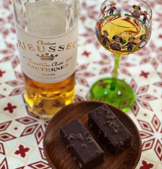 【甜久荟 伴手礼~10个巧克力布朗尼】包装会根据季节变换 巧克力控最爱！男士最爱！巧克力榛子外壳包裹着布朗尼蛋糕  常温或冷藏保存食用 冷冻保存一个月 米其林餐厅选用72%可可 益身体 佳配咖啡 茶酒 商品图1