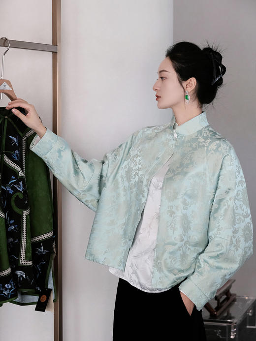 盛唐婧 |缠枝金莲国风扣真丝提花外套 商品图4