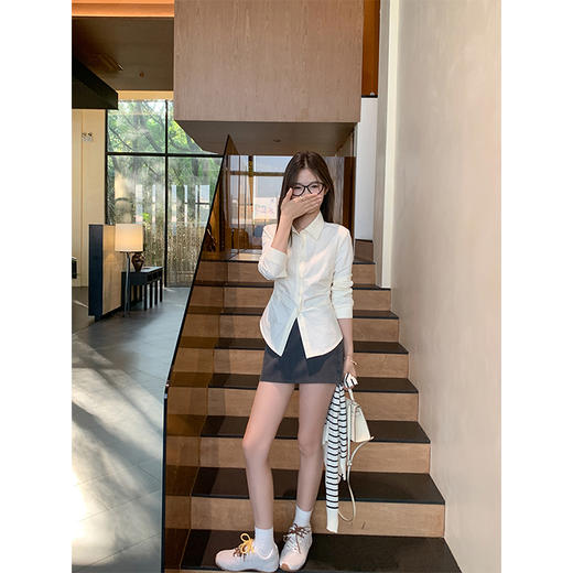 【129元任选2件】现货！2色百搭通勤修身显瘦短款衬衫 商品图4