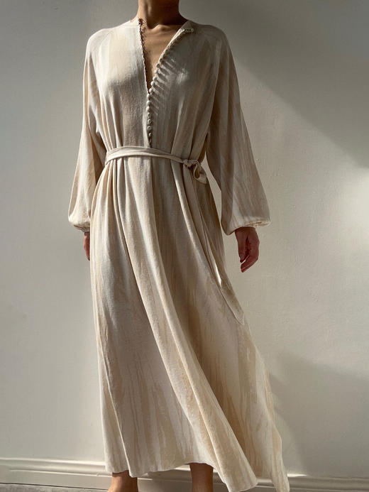 ZAANLI｜ZN50001-2 米杏 质感真丝棉提花灯笼袖针织连衣裙 商品图3