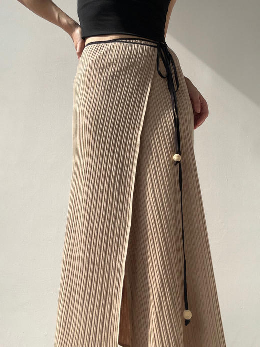 ZAANLI｜ZN30004-2 沙色 度假感亚麻天丝绑带针织半裙 商品图3