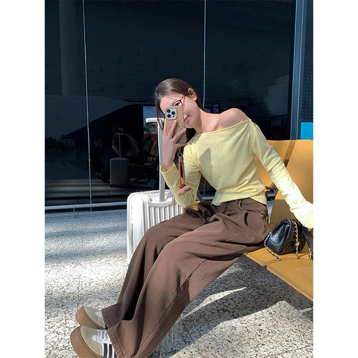 <曾小咸推荐>韩系氛围感黄色一字肩打底衫 商品图2