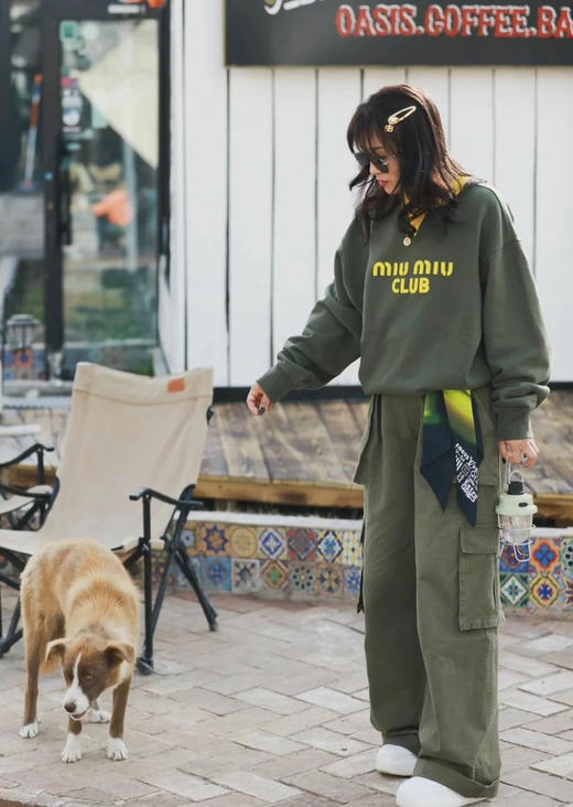 贸易公司订单miumiu撞色字母卫衣020802 商品图3