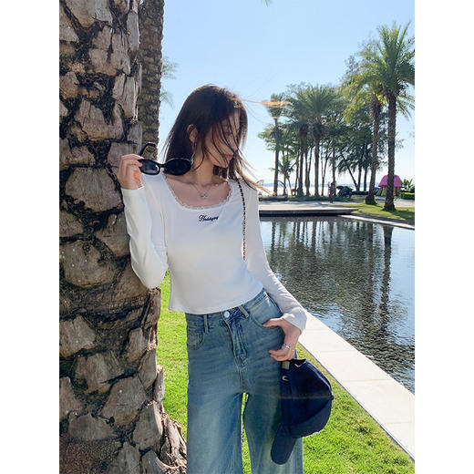 <曾小咸推荐>2色方领蕾丝边修身短款长袖T恤 商品图1