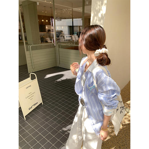 <曾小咸推荐>韩系设计感蓝色衬衫撞白色领 商品图4