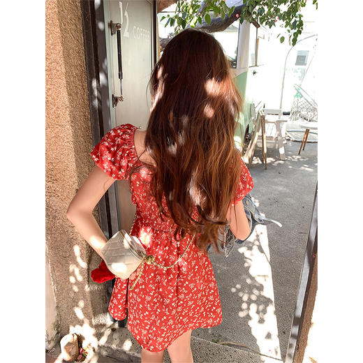 <曾小咸推荐>红色复古收腰显瘦碎花连衣裙 商品图4