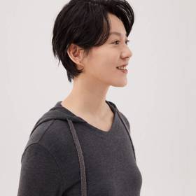 2楼素然轻绒双面布小V领带帽卫衣吊牌价1450