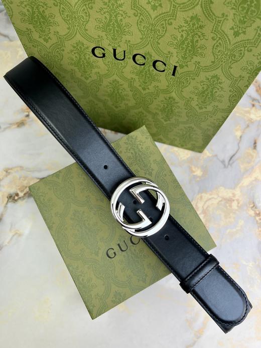 GU 奇腰带 光面平纹牛皮🐂 专属定制真空电镀亮面五金 ,😍时尚出行 🎁配专柜全套包装，宽：4cm💰 商品图0