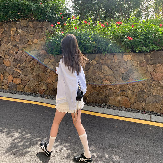 <曾小咸推荐>蕾丝拼接蓝色条纹衬衫外套 商品图4