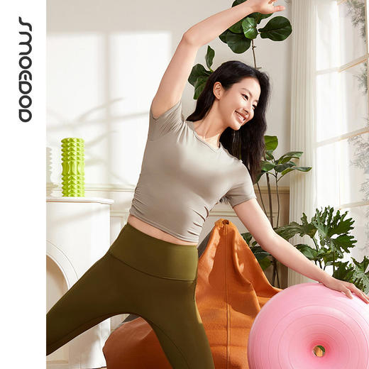 2025春夏SMOEDOD/水沐伊朵蝴蝶下摆修身显瘦瑜伽T恤可插胸垫柔软亲肤弹性透气50183 商品图4